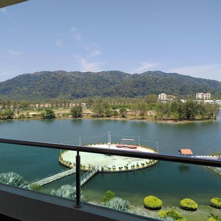 Marina Island Couple Home Stay Lumut Exteriér fotografie